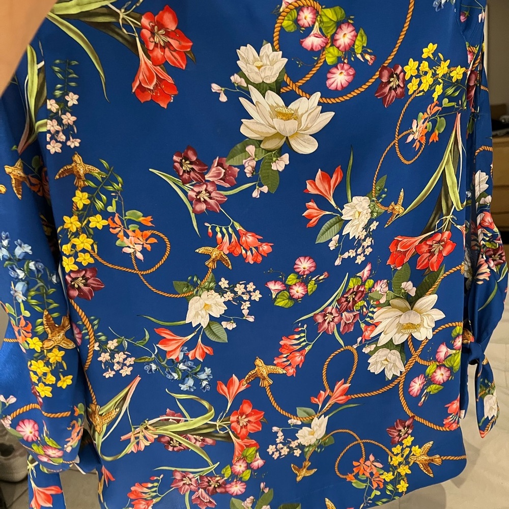 Pinko blouse beautiful design classic